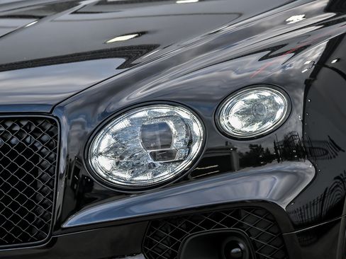 Used 2022 Bentley Bentayga AWD/4WD image 8
