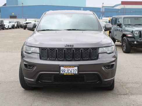 Used 2019 Jeep Grand Cherokee Altitude RWD image 2