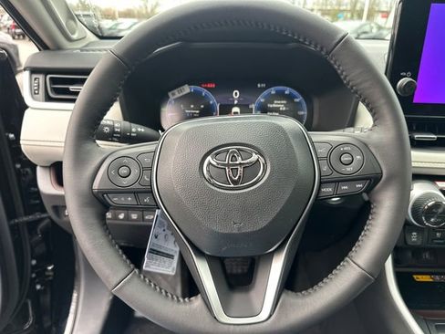 New 2025 Toyota RAV4 Limited image 28