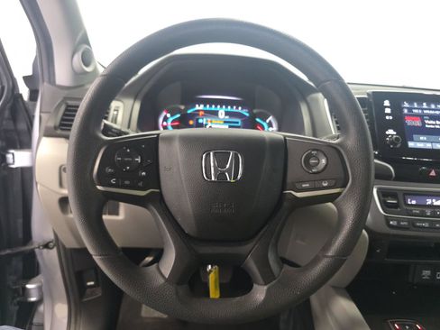Used 2021 Honda Pilot EX image 11