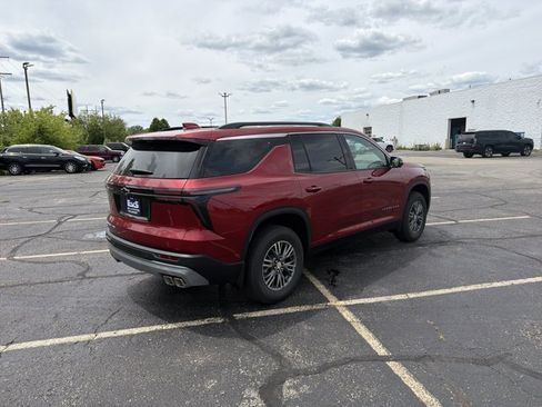 New 2026 Chevrolet Traverse LT w/ Driver Confidence Package AWD/4WD image 5