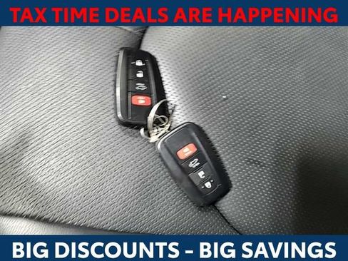 Used 2022 Toyota Highlander Limited image 11