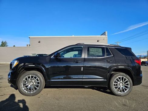 New 2026 GMC Terrain Denali w/ LPO, Black Badging Package image 2