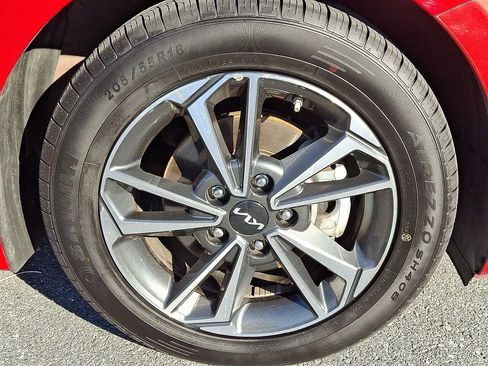 Used 2023 Kia Forte LXS image 8