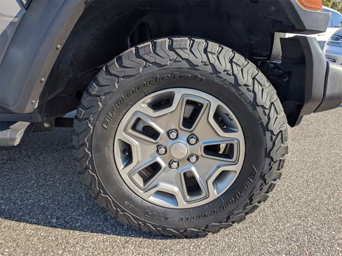 Used 2020 Jeep Wrangler Sport image 11