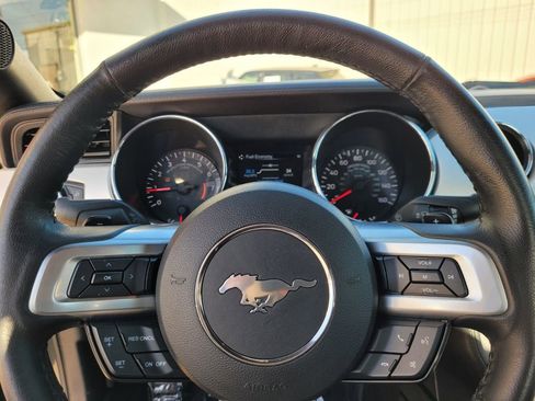 Used 2016 Ford Mustang Premium image 11