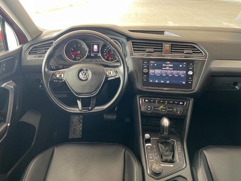 Used 2018 Volkswagen Tiguan SE w/ 3rd Row Seat Package image 9