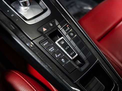 Used 2016 Porsche 911 Turbo S image 28