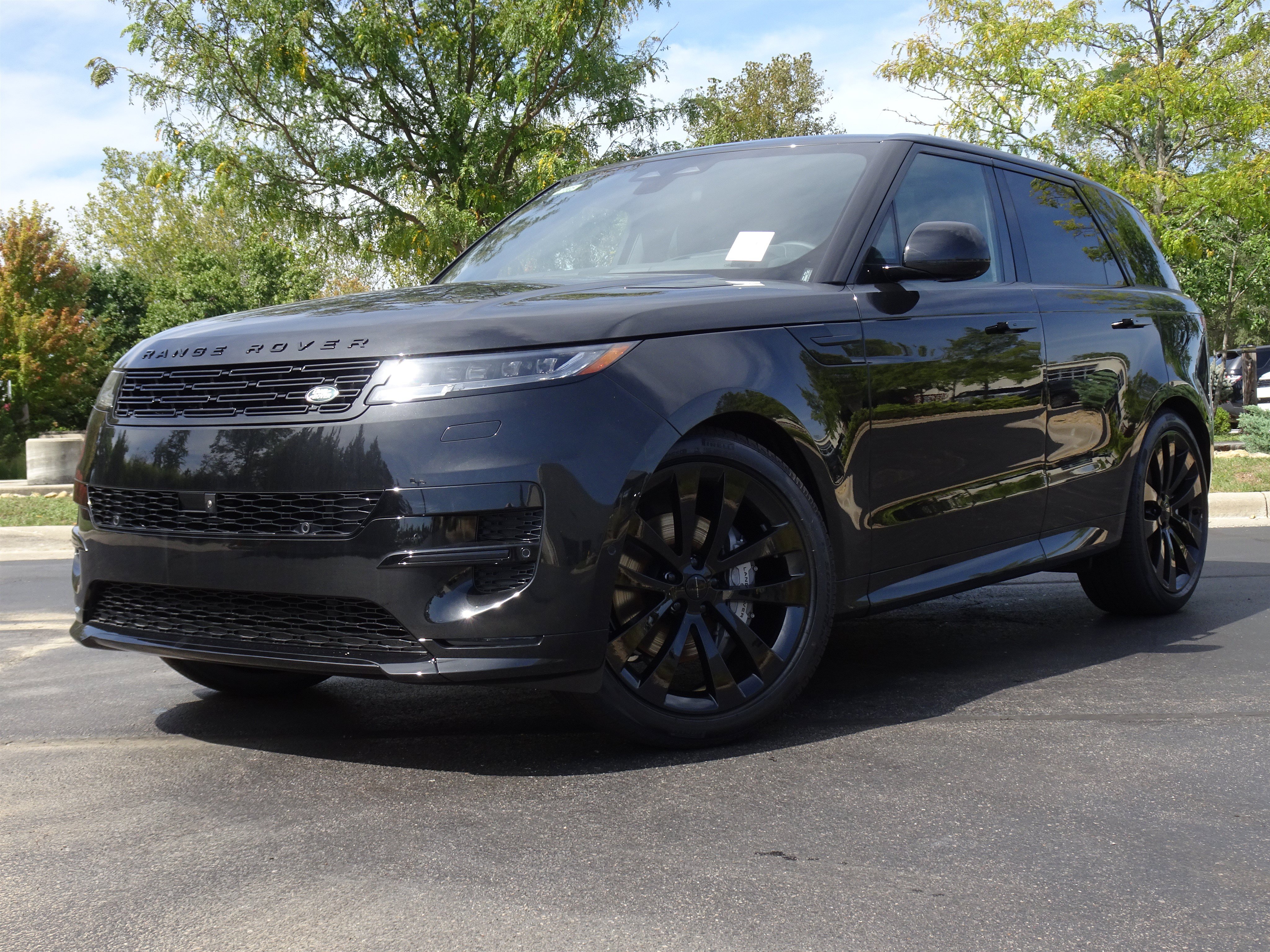 New 2027 Land Rover Range Rover Sport Dynamic SE AWD/4WD image 1