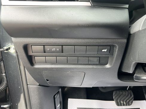 Used 2025 Mitsubishi Outlander SE AWD/4WD image 12