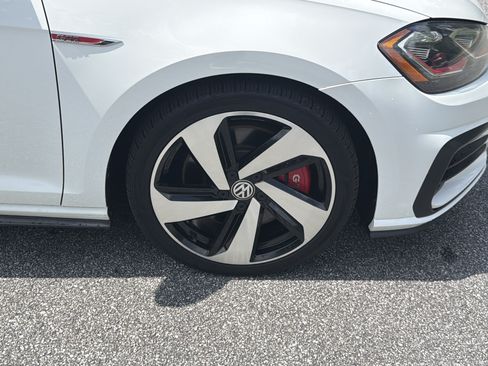 Used 2018 Volkswagen GTI SE FWD image 14