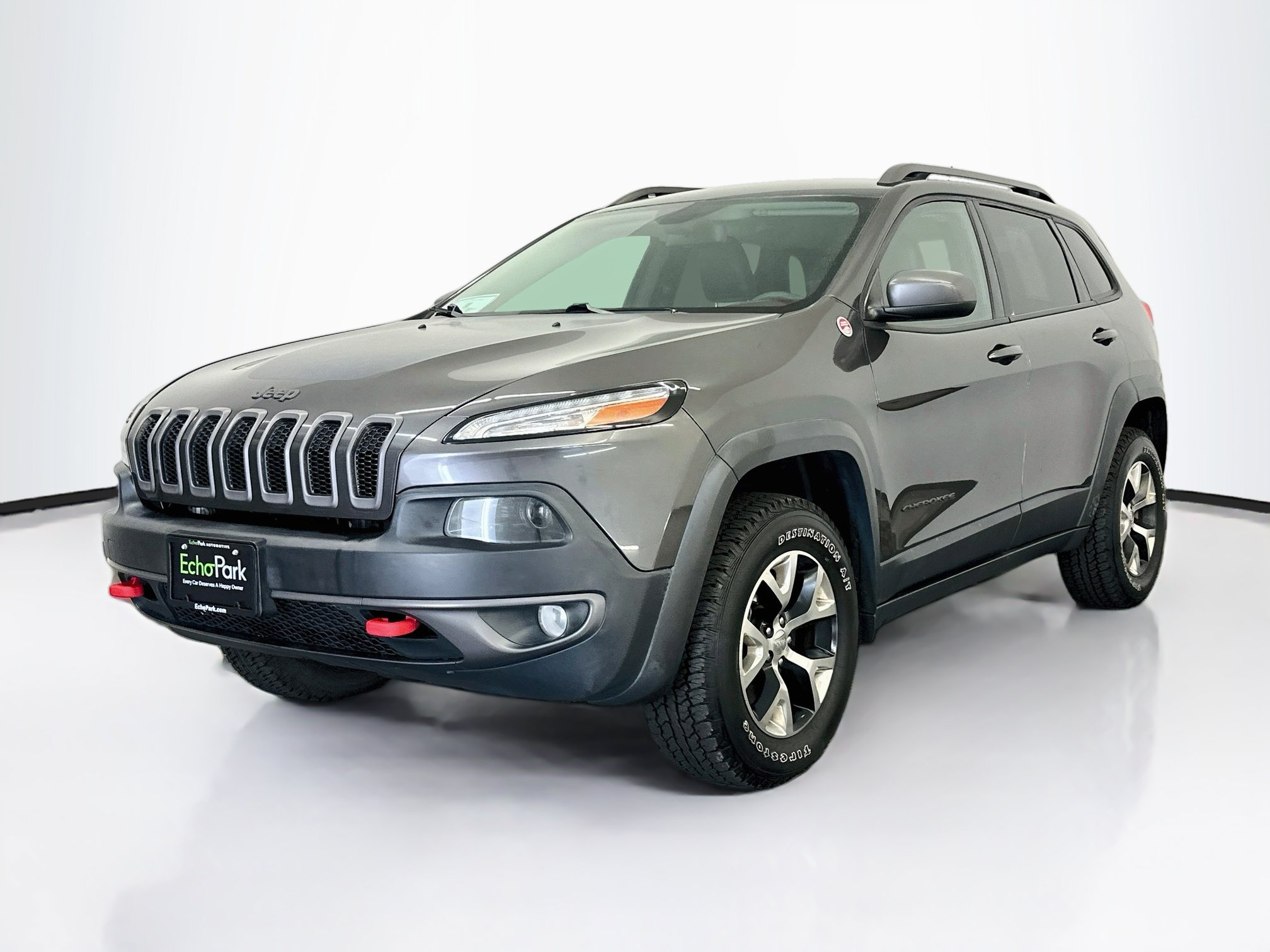 Used 2015 Jeep Cherokee Trailhawk w/ Cold Weather Group AWD/4WD image 3