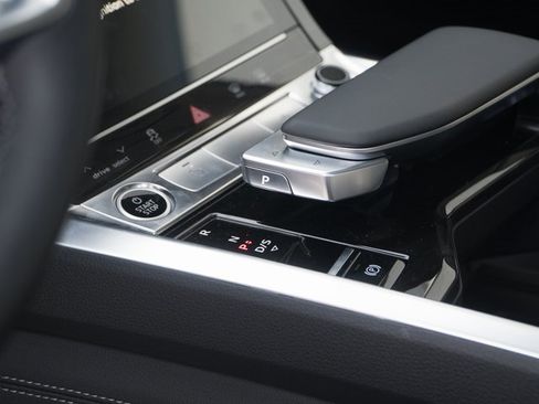 Used 2024 Audi Q8 e-tron Premium Plus w/ Premium Plus Package image 27