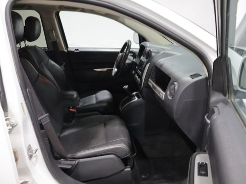 Used 2015 Jeep Compass High Altitude FWD image 21