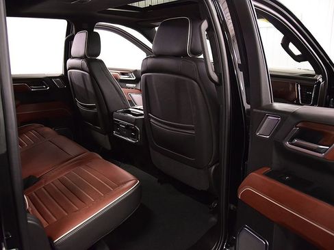 Used 2025 GMC Sierra 1500 Denali Ultimate image 36