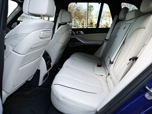 Used 2025 BMW X5 M60i image 26