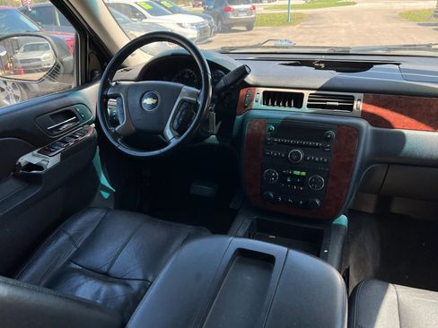 Used 2012 Chevrolet Suburban LT image 14