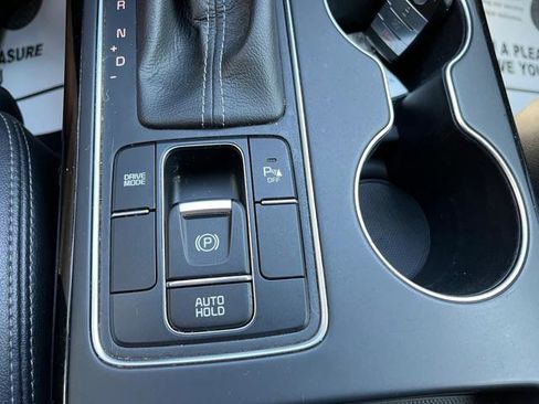 Used 2017 Kia Sorento SX image 34