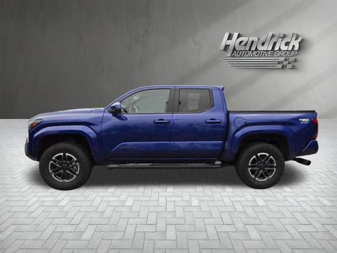 Used 2024 Toyota Tacoma TRD Sport image 9
