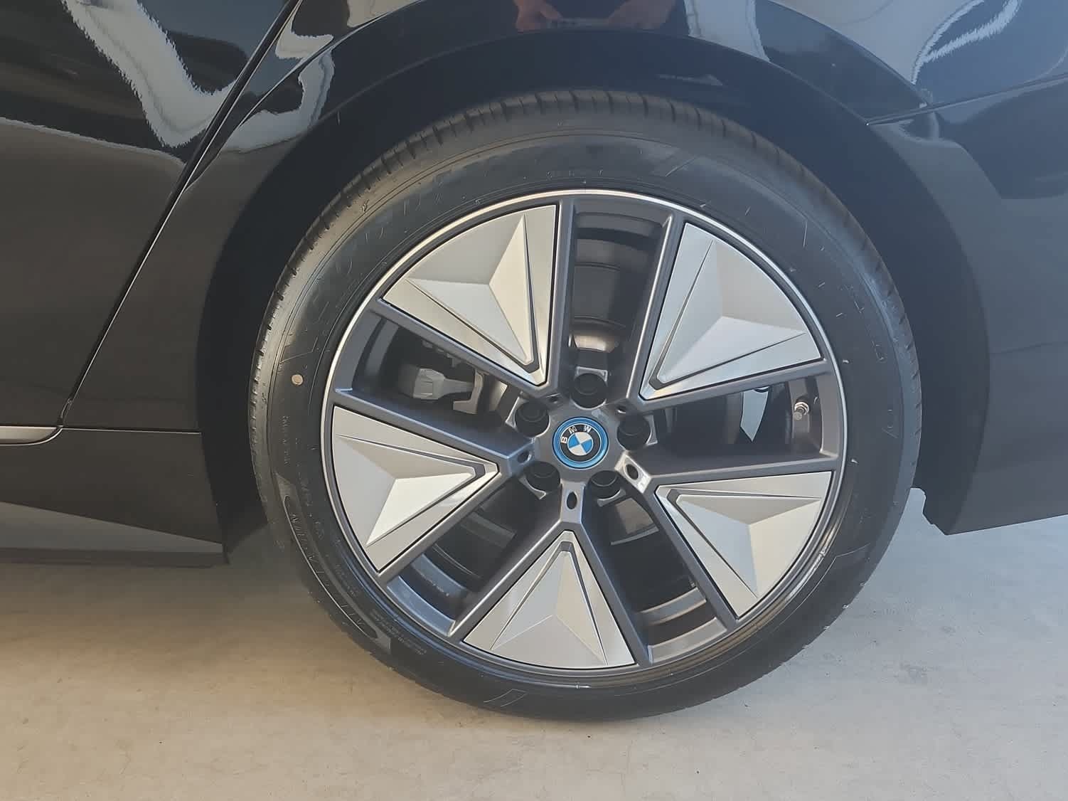 Used 2023 BMW i4 eDrive40 w/ Premium Package RWD image 10
