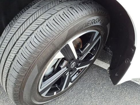 Used 2025 Nissan Sentra SV FWD image 10