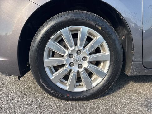 Used 2017 Toyota Sienna XLE image 8