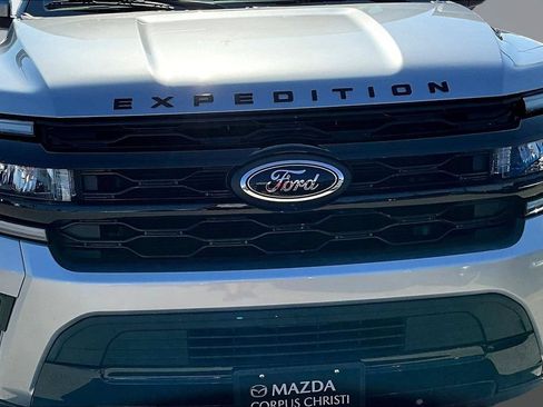 Used 2022 Ford Expedition Limited RWD image 35