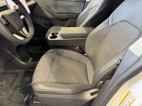Used 2026 Tesla Model Y Long Range image 13