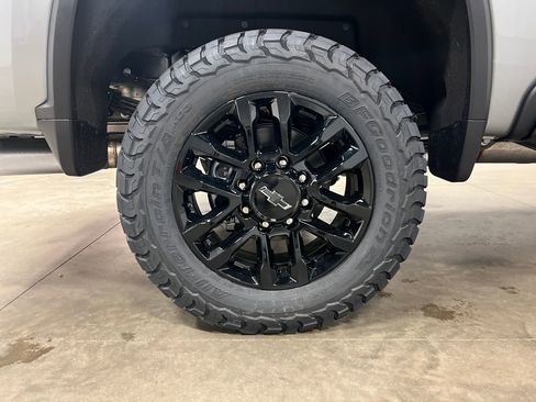 New 2026 Chevrolet Silverado 3500 LT w/ Trail Boss Package AWD/4WD image 9