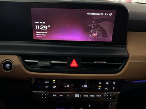 Used 2024 Kia Seltos EX FWD image 25