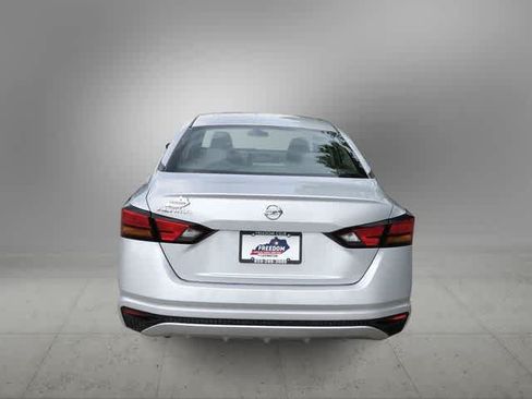 Used 2022 Nissan Altima 2.5 S FWD image 5