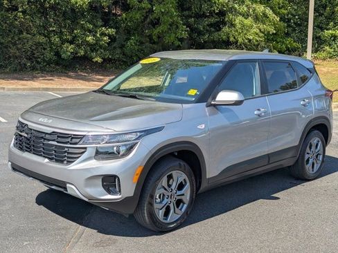 Used 2026 Kia Seltos LX AWD/4WD image 3