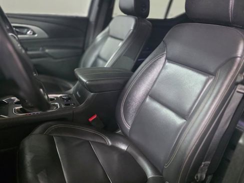 Used 2022 Chevrolet Traverse LT w/ Midnight/Sport Edition image 18