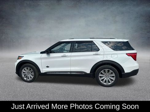 Used 2023 Ford Explorer King Ranch w/ Technology Package AWD/4WD image 3