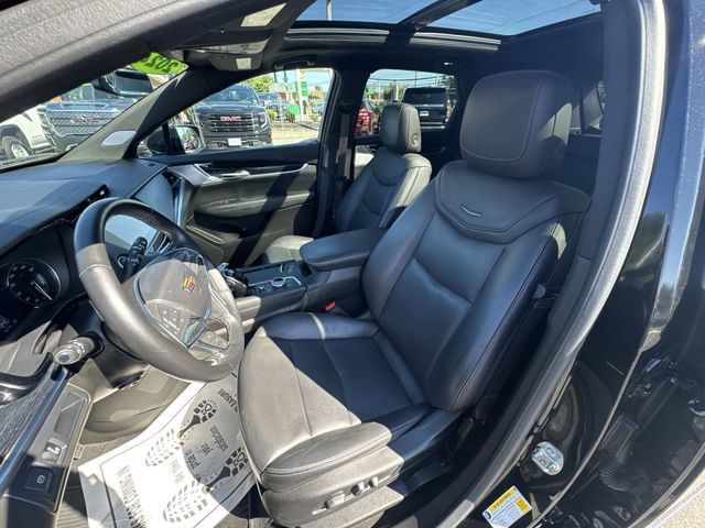 Certified 2024 Cadillac XT5 Premium Luxury w/ LPO, Floor Liner Package AWD/4WD image 19
