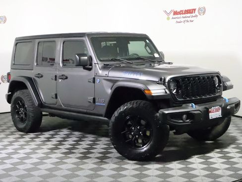 Used 2024 Jeep Wrangler Unlimited AWD/4WD image 2