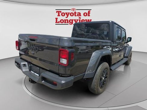 Used 2023 Jeep Gladiator Sport AWD/4WD image 6