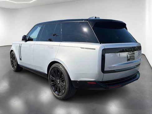 Used 2025 Land Rover Range Rover SE AWD/4WD image 8