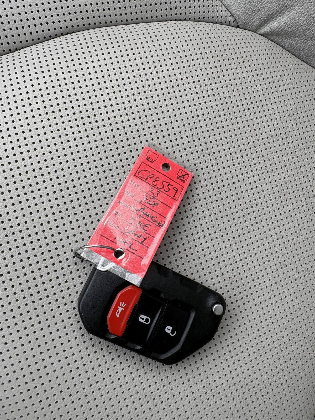 Used 2023 Jeep Wrangler Unlimited Sahara AWD/4WD image 25