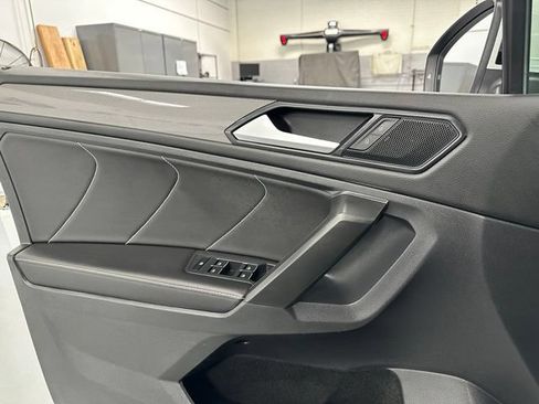 Certified 2023 Volkswagen Tiguan SE AWD/4WD image 10