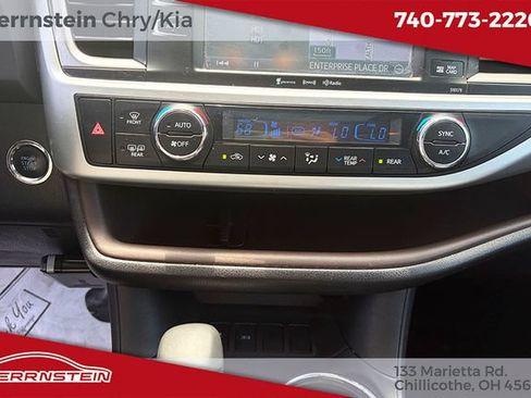 Used 2018 Toyota Highlander XLE FWD image 16