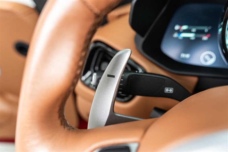 Used 2020 Aston Martin V8 Vantage Coupe RWD image 95