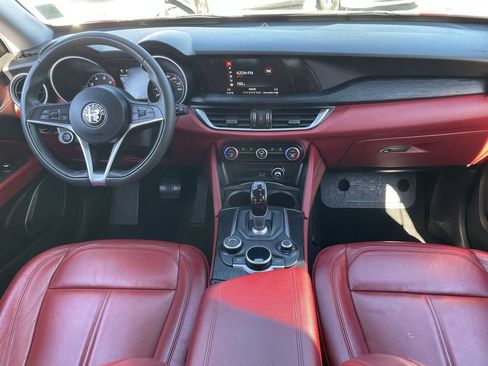 Used 2019 Alfa Romeo Stelvio image 14