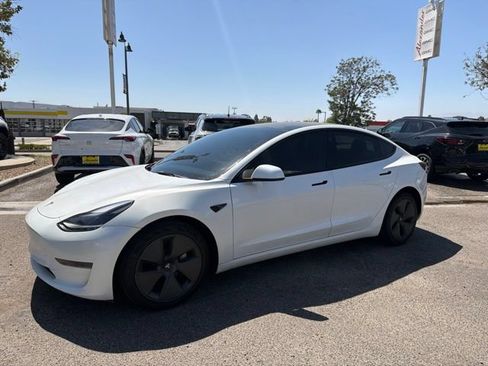 Used 2023 Tesla Model 3 Standard Range RWD image 2