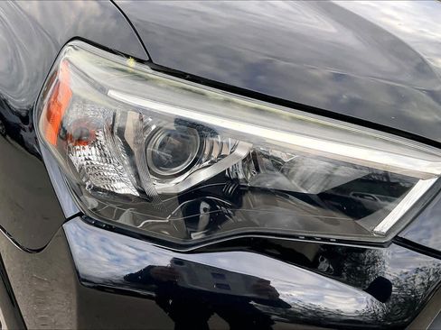 Used 2020 Toyota 4Runner Limited image 27