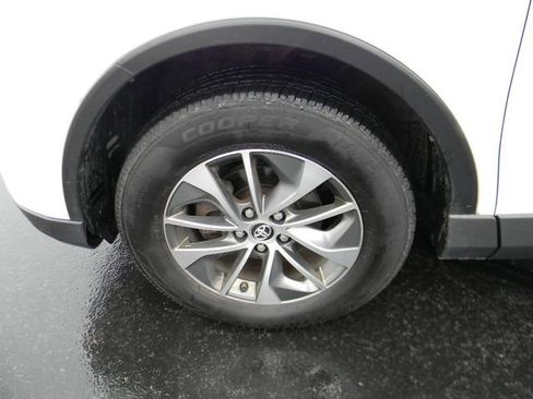 Used 2016 Toyota RAV4 XLE w/ Convenience Package AWD/4WD image 9