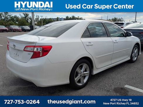 Used 2012 Toyota Camry SE FWD image 2