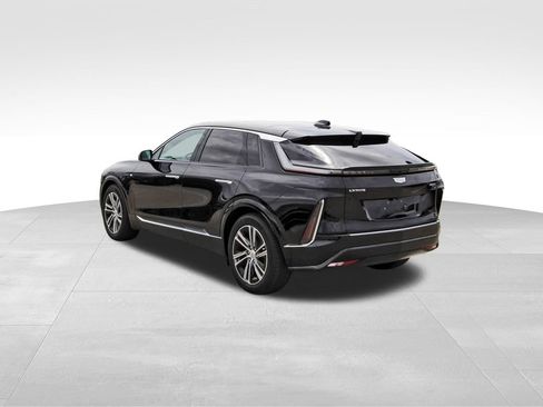 Used 2024 Cadillac Lyriq Luxury w/ LPO, Floor Liner Package RWD image 3