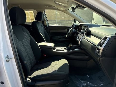 Used 2022 Kia Sorento LX image 28