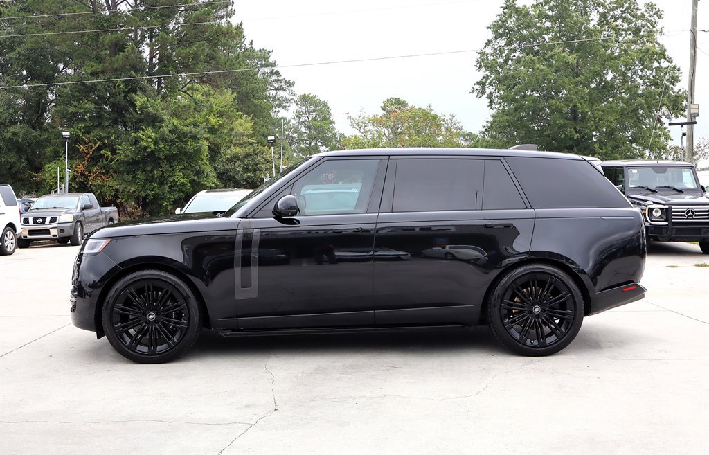 Used 2023 Land Rover Range Rover Long Wheelbase SE AWD/4WD image 4